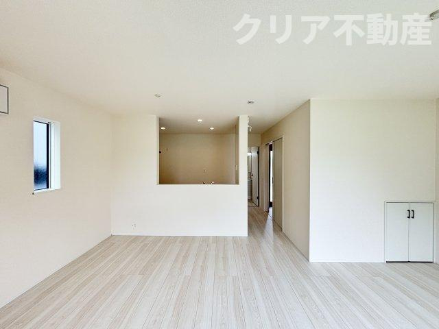 【居間・リビング】 | 玉村町斉田第2期新築2号棟　☆LDKエアコン付☆354沿い