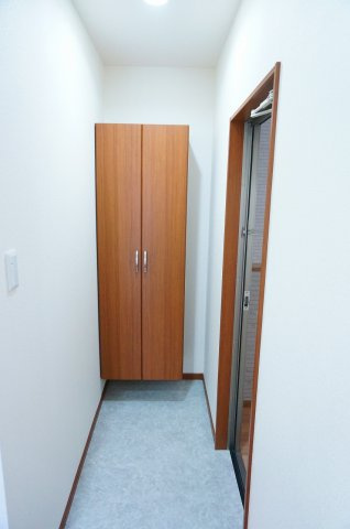 ベルメゾンⅢの玄関|明るい玄関です