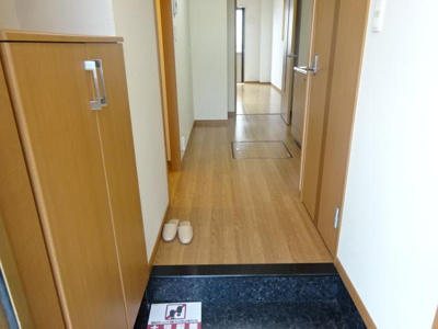 【玄関】 | リヴェール小向 | 玄関