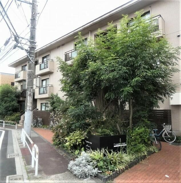 Ｔ’ｓ　ｇａｒｄｅｎ小竹向原のエントランス
