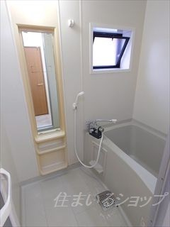 ハイカムール清水の浴室|サーモ付きシャワー水栓