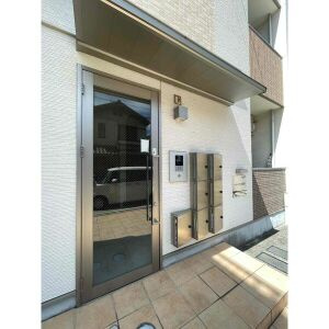 ハーモニーテラス上飯田北町のエントランス