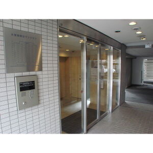 大曽根朝日マンションのエントランス