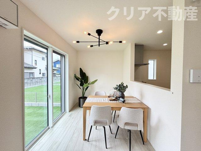 【居間・リビング】 | 玉村町斉田第2期新築5号棟　☆LDKエアコン付☆354沿い