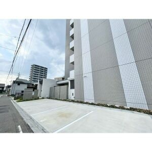 RAFFLE OZONEⅡ -South Garden-の駐車場
