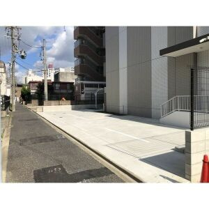 RAFFLE OZONEⅡ -South Garden-の駐車場