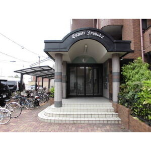 エスポワール城北のエントランス