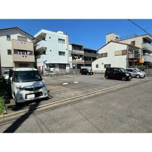 エスポワール城北の駐車場