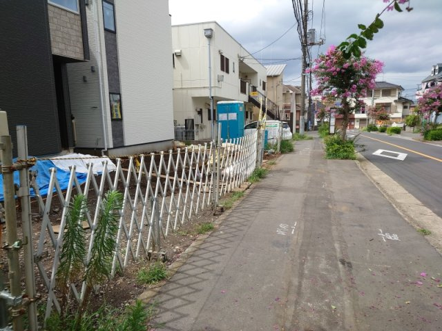 所沢市東所沢和田1丁目 全2棟 新築分譲住宅の前面道路含む現地写真