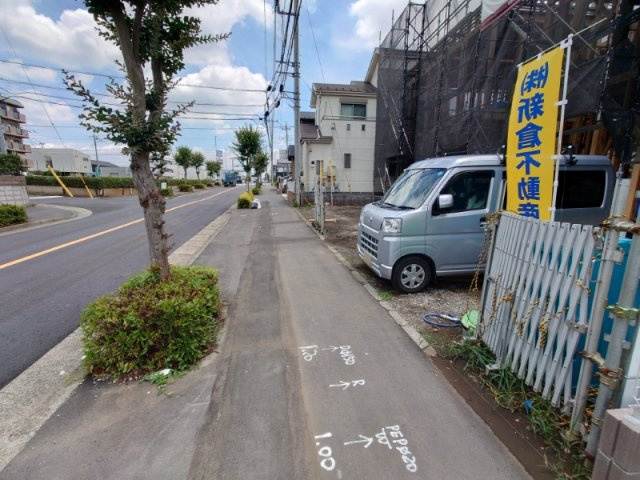 所沢市東所沢和田1丁目 全2棟 新築分譲住宅の前面道路含む現地写真