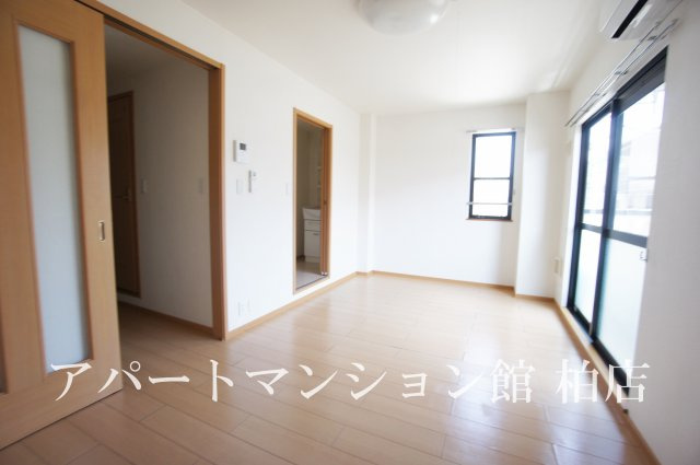 ソレーユの居間・リビング