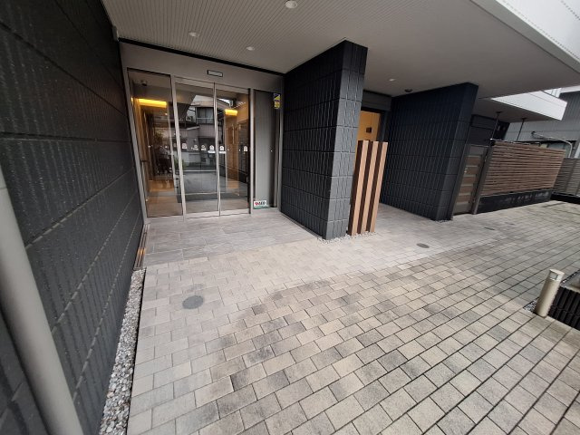 横浜市西区久保町の賃貸マンションのエントランス|エントランス
