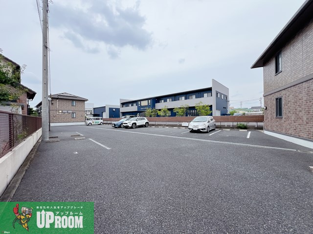 イルマーレ Aの駐車場