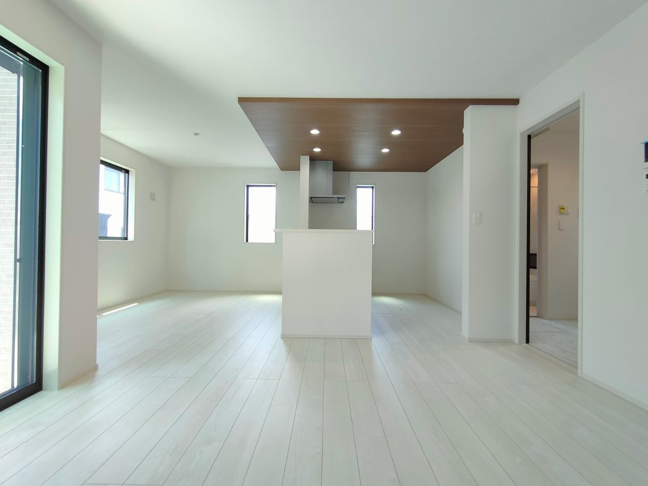 三郷市　彦糸1丁目　新築戸建　全2棟の居間・リビング|施工例です