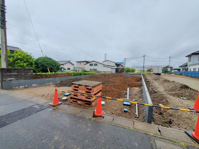 三郷市　彦糸1丁目　新築戸建　全2棟の前面道路含む現地写真|前面道路含む現地写真です