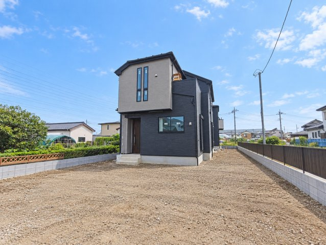 三郷市　彦糸1丁目　新築戸建　全2棟の前面道路含む現地写真|前面道路含む現地写真です