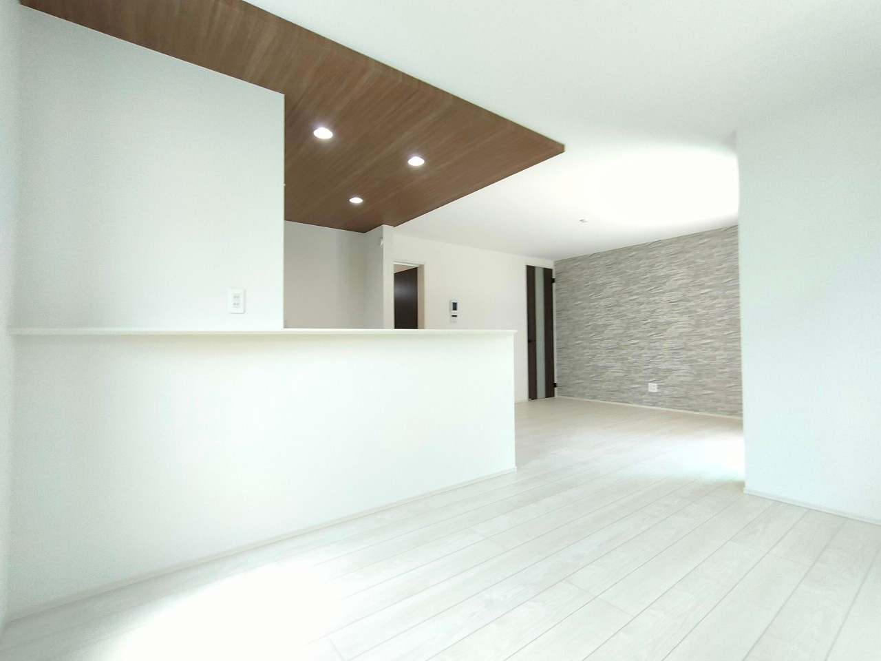 三郷市　彦糸1丁目　新築戸建　全2棟の居間・リビング|施工例です