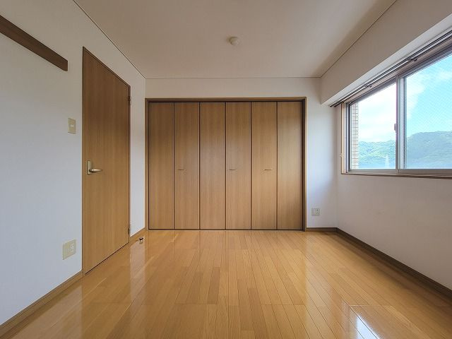 Balcony8南の丸の洋室