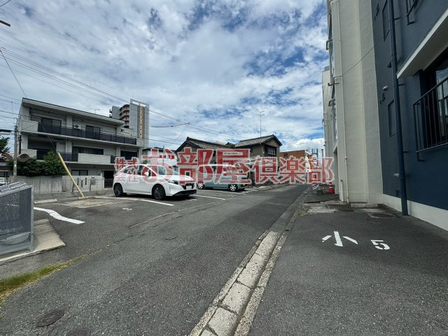 モントシュターム荘島の駐車場|カースペースがあります