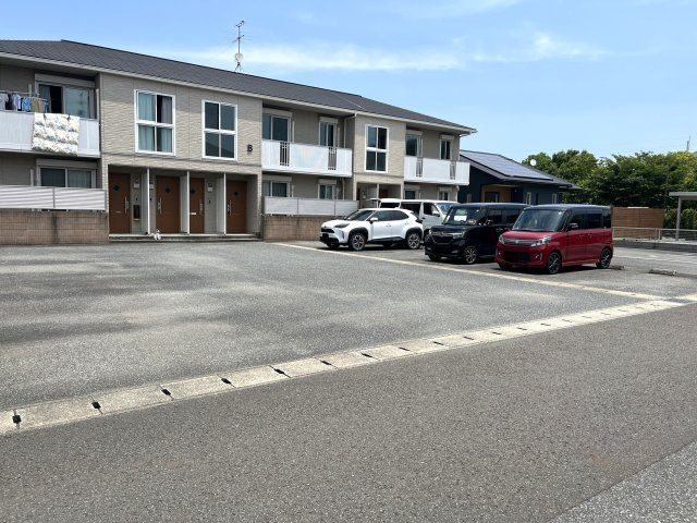 グランドパルクＢの駐車場