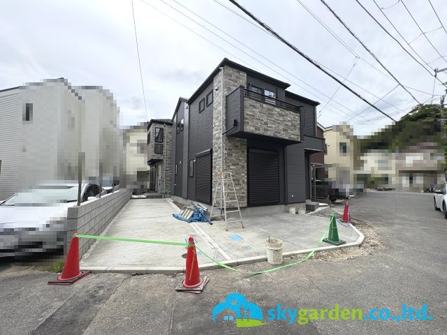 逗子市久木１期　新築戸建　全２棟１号棟の前面道路含む現地写真|前面道路含む現地写真です