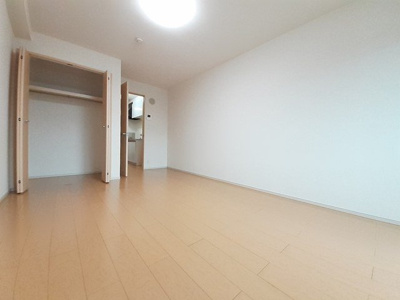 【居間・リビング】 | プラシード三宅 | こちらの居間で趣味の時間をお楽しみください