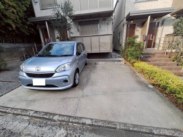 ラ　ルーチェⅡの駐車場