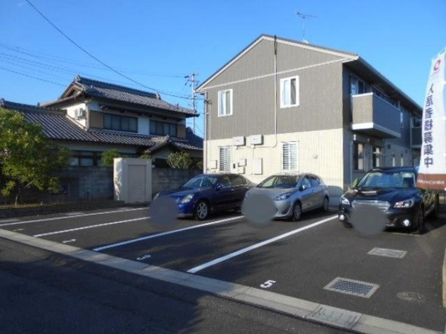 ソレイユの駐車場
