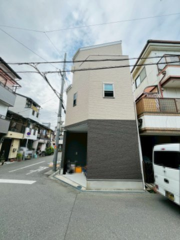 鶴見区緑３丁目中古戸建の前面道路含む現地写真