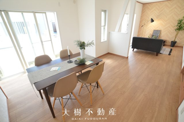 【居間・リビング】 | 座間市四ツ谷　中古戸建て【仲介手数料無料】 | リフォーム完了しました！内見可能です♪