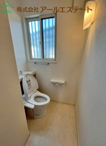 姫路市御立東6丁目　　　中古戸建のトイレ