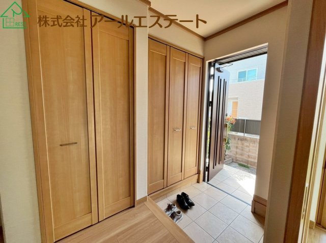 姫路市御立東6丁目　　　中古戸建の玄関