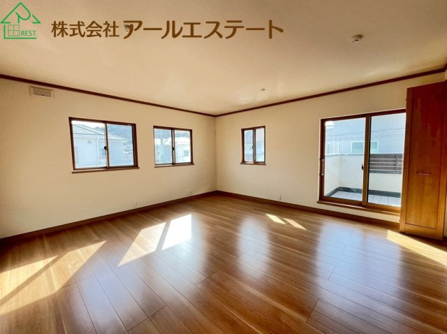 姫路市御立東6丁目　　　中古戸建の洋室