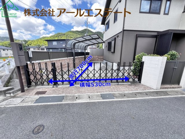 姫路市御立東6丁目　　　中古戸建の駐車場