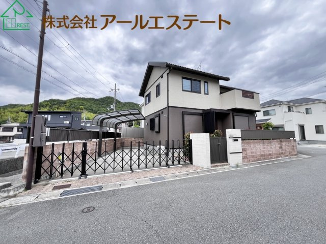 姫路市御立東6丁目　　　中古戸建の前面道路含む現地写真
