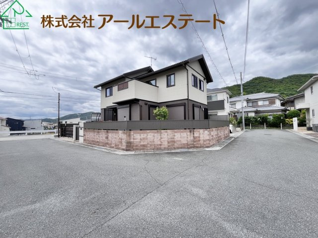 姫路市御立東6丁目　　　中古戸建の前面道路含む現地写真