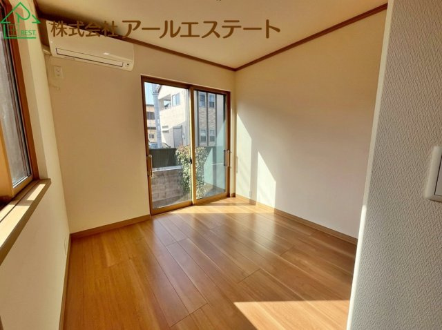 姫路市御立東6丁目　　　中古戸建の洋室