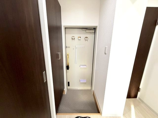 リフュージュ本山の玄関