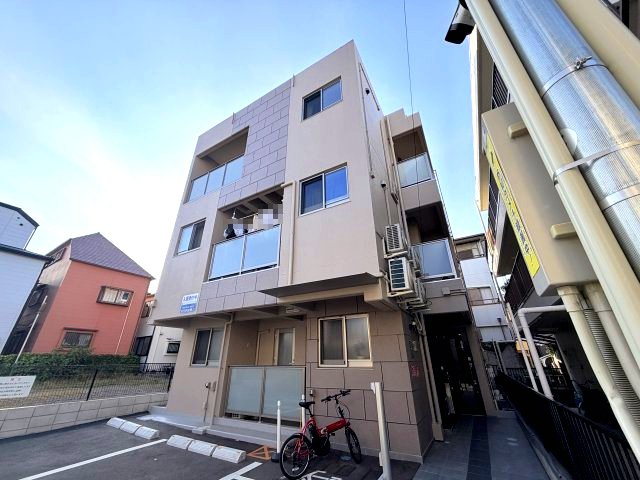 リフュージュ本山の外観
