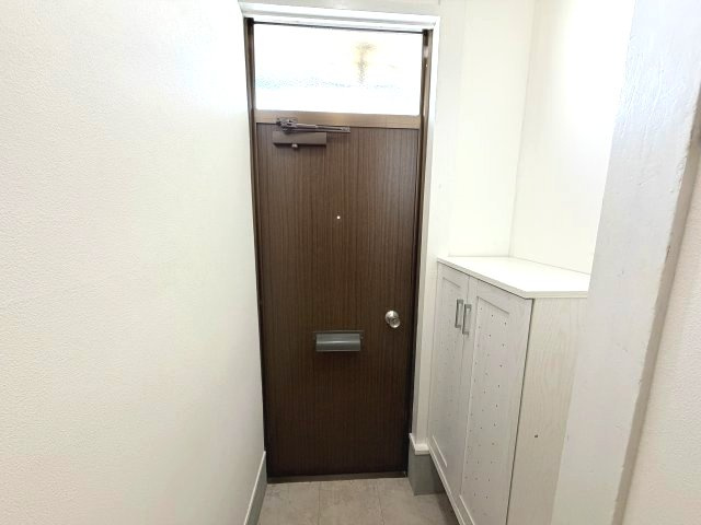 新灘北ハイツの玄関