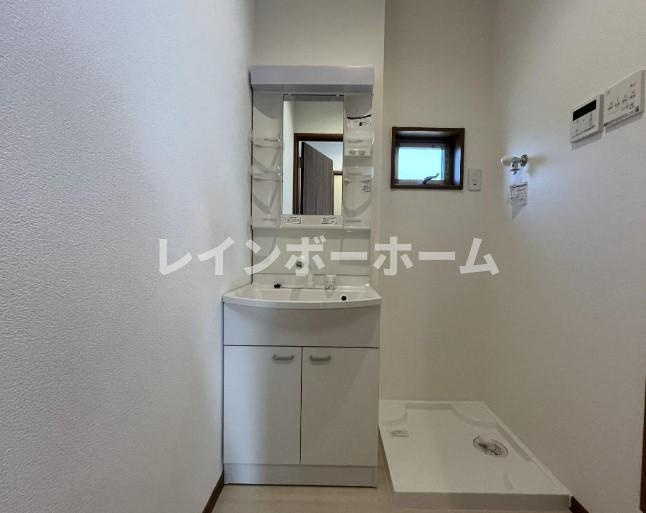 ラウレア川越の独立洗面台