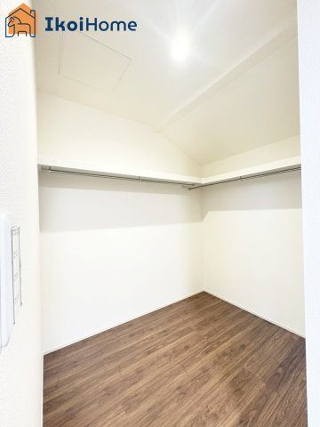 神戸市西区竜が岡1丁目　全8棟　1号棟　新築戸建の収納|【ホームページに現地動画掲載中】●年中無休：当日予約可●ウォークインクローゼットは季節物収納にも便利