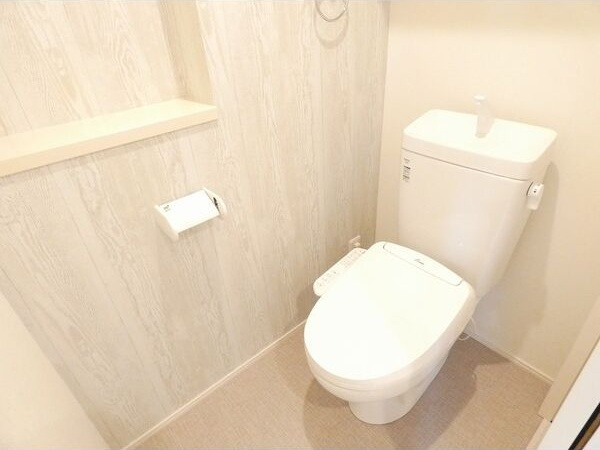こぐまヴィラ尾頭橋のトイレ|ゆったりとした空間のトイレです