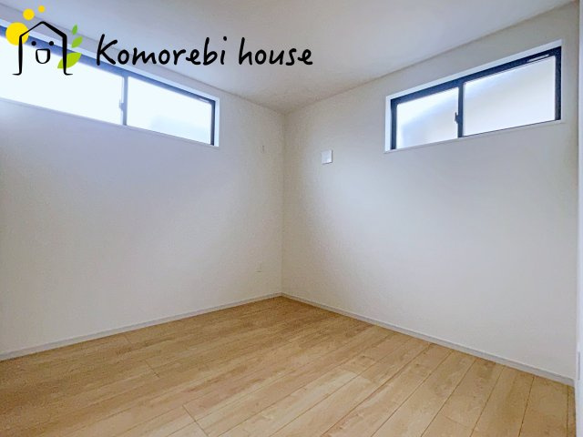 桶川市北　12期　ケイアイグレース　新築一戸建て　01の寝室|開放的な寝室です