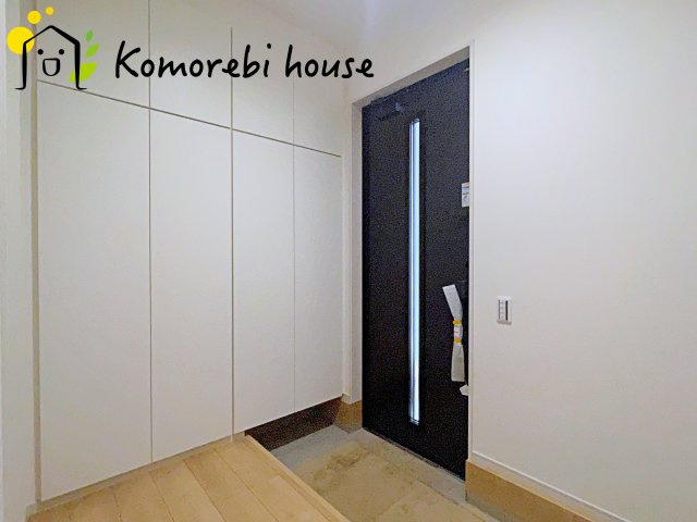 桶川市北　12期　ケイアイグレース　新築一戸建て　01の玄関|ゆったりとした玄関です
