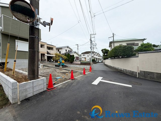 新築戸建　茅ヶ崎市今宿の前面道路含む現地写真