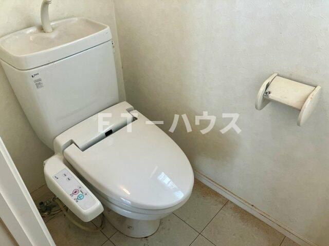 東中山戸建のトイレ