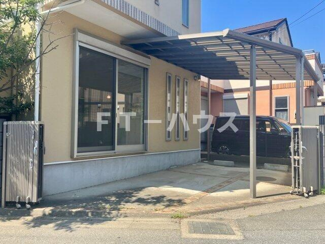 東中山戸建の駐車場