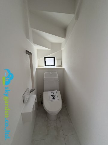 鎌倉市今泉台910番　新築戸建　全１棟のトイレ|シンプルで使いやすいトイレです