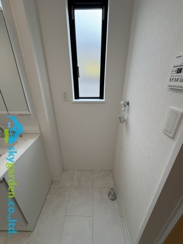 鎌倉市今泉台910番　新築戸建　全１棟のランドリースペース